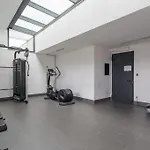 New! Exclusive Eur Apartment